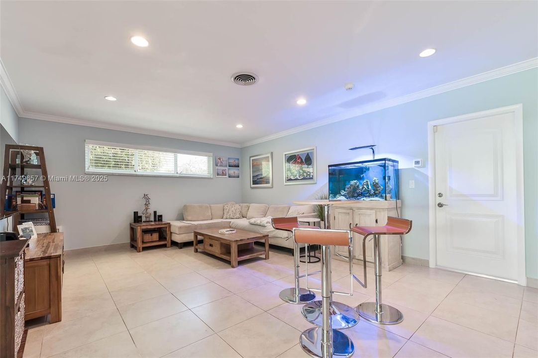 На продажу: $1,785,000 (4 спален, 2 ванн, 2382 Квадратных фут)