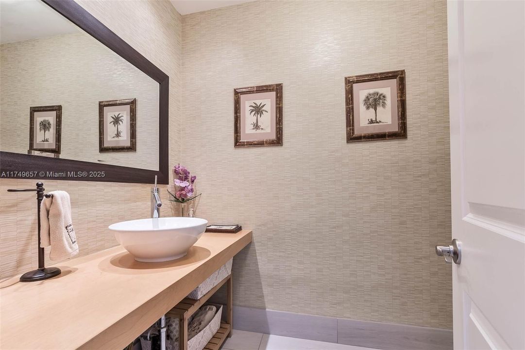 На продажу: $1,785,000 (4 спален, 2 ванн, 2382 Квадратных фут)