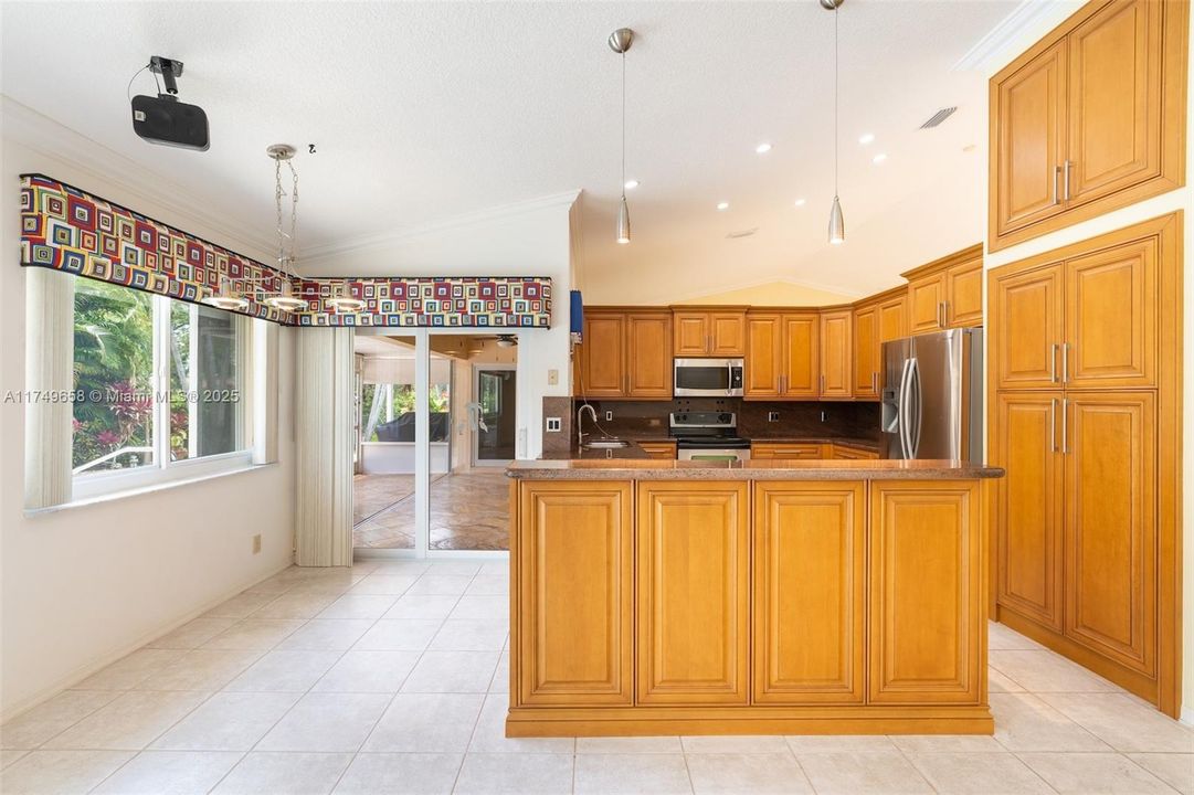 Recently Sold: $769,000 (4 beds, 2 baths, 2532 Square Feet)