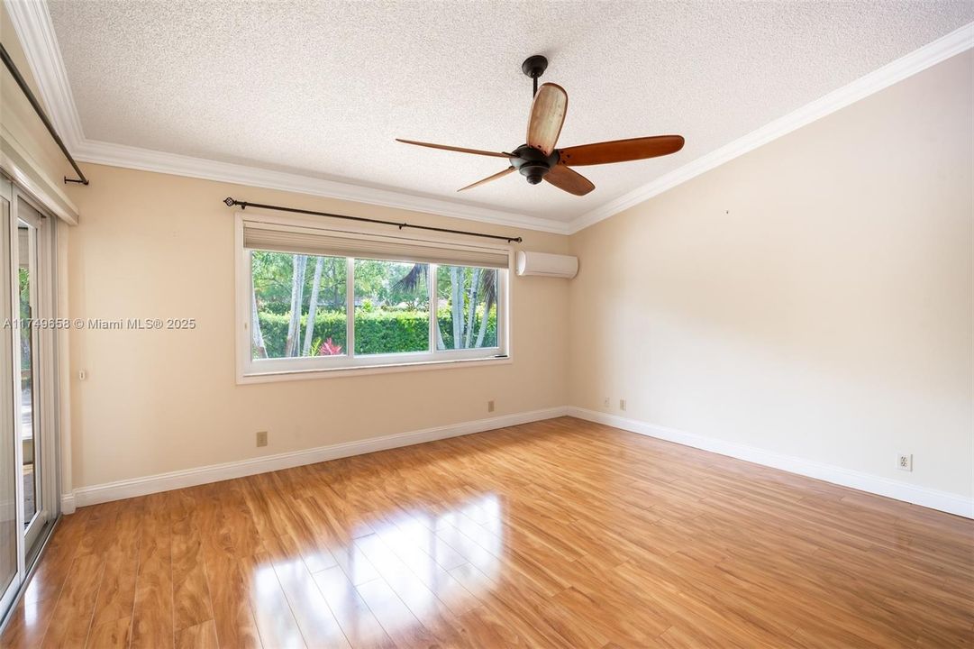 Recently Sold: $769,000 (4 beds, 2 baths, 2532 Square Feet)