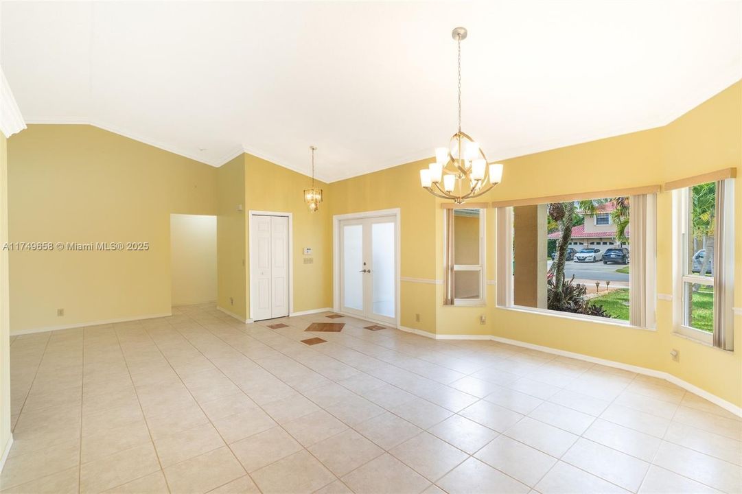 Recently Sold: $769,000 (4 beds, 2 baths, 2532 Square Feet)