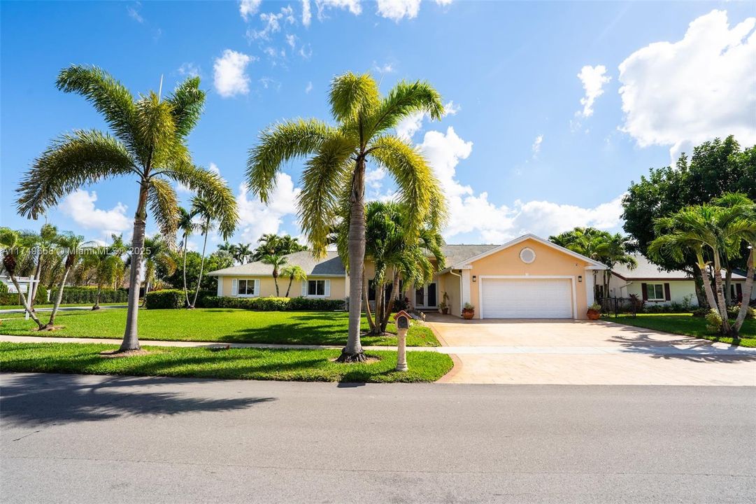 Recently Sold: $769,000 (4 beds, 2 baths, 2532 Square Feet)