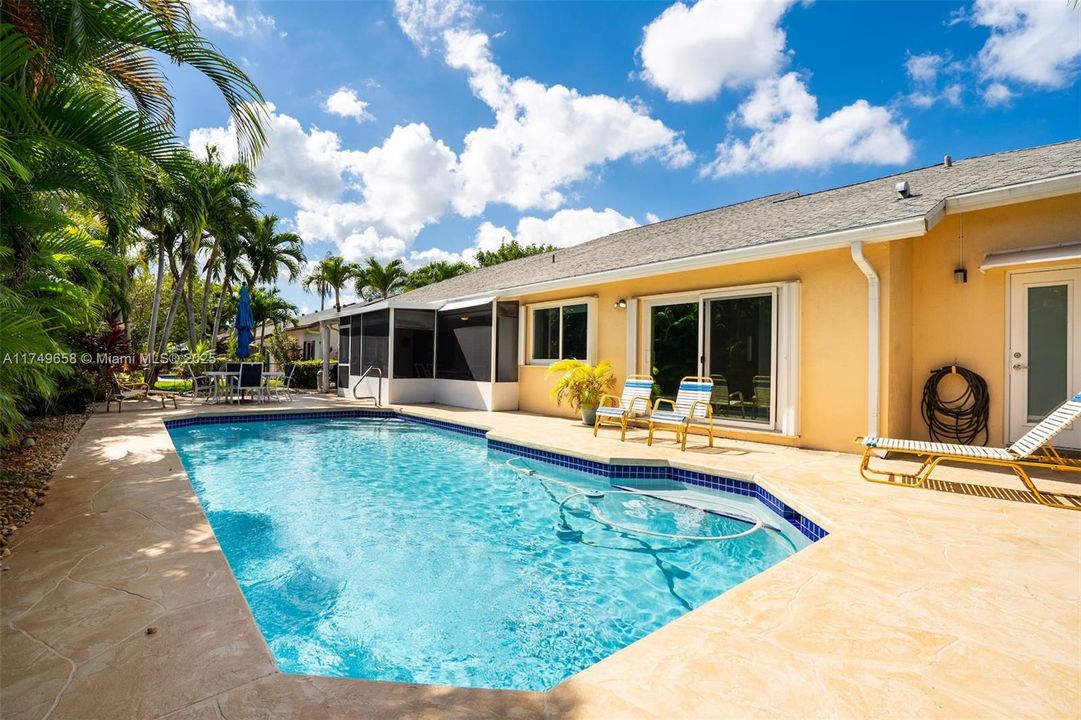 Recently Sold: $769,000 (4 beds, 2 baths, 2532 Square Feet)