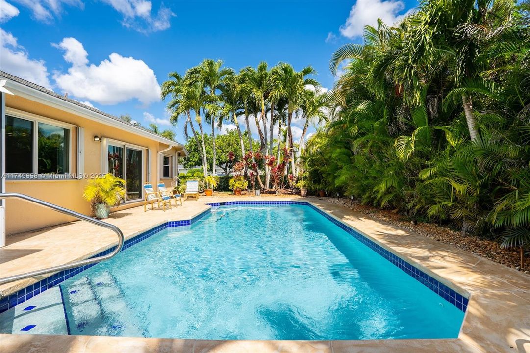 Recently Sold: $769,000 (4 beds, 2 baths, 2532 Square Feet)