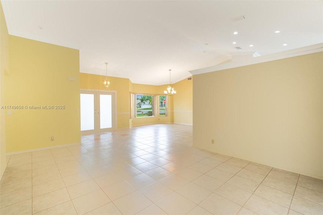 Recently Sold: $769,000 (4 beds, 2 baths, 2532 Square Feet)