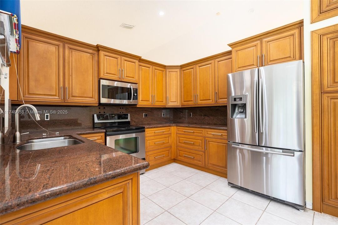 Recently Sold: $769,000 (4 beds, 2 baths, 2532 Square Feet)