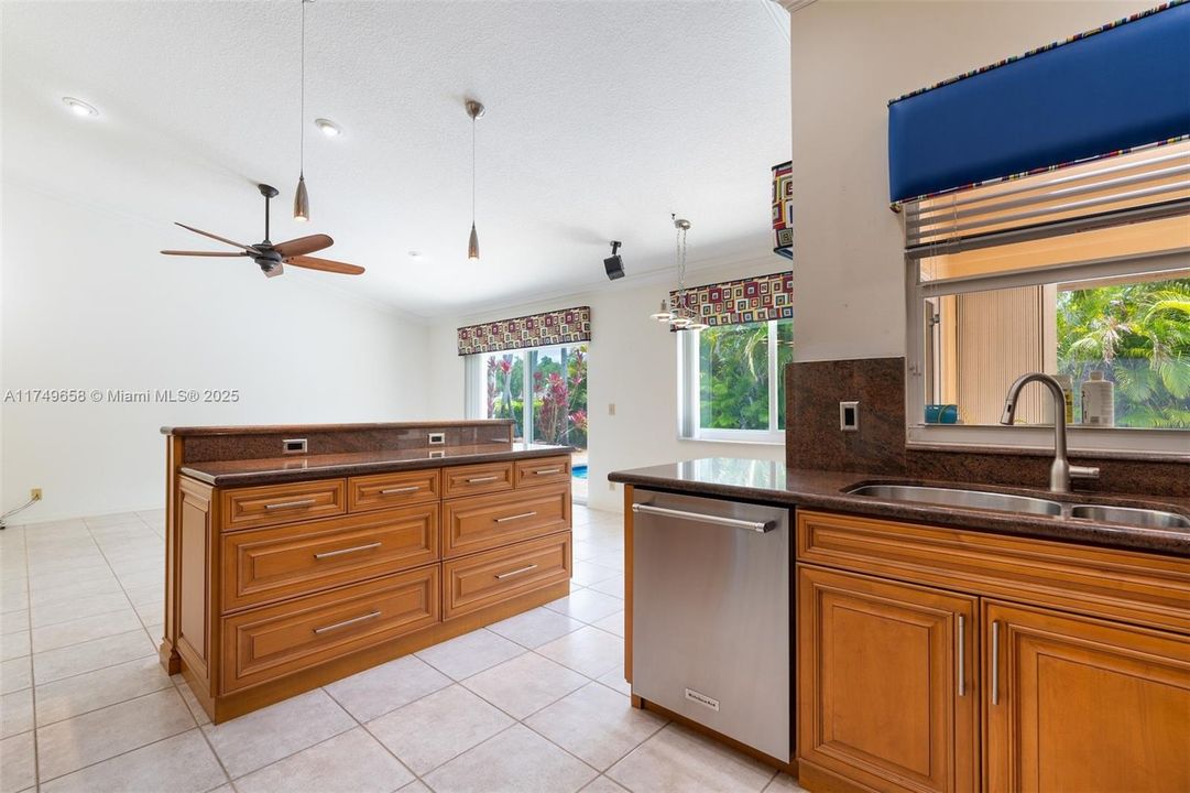 Recently Sold: $769,000 (4 beds, 2 baths, 2532 Square Feet)