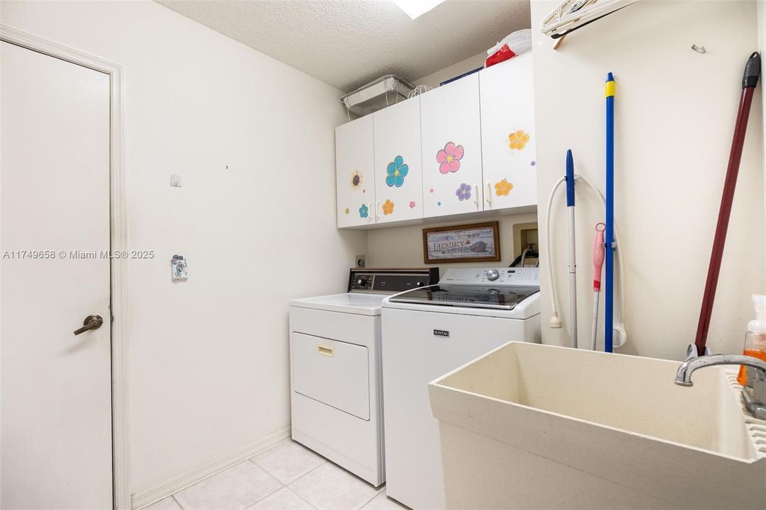 Recently Sold: $769,000 (4 beds, 2 baths, 2532 Square Feet)