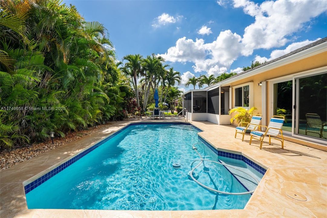 Recently Sold: $769,000 (4 beds, 2 baths, 2532 Square Feet)