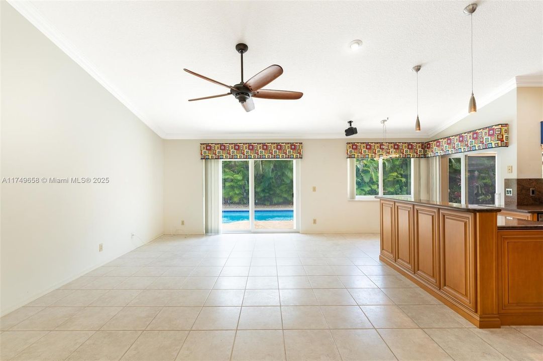 Recently Sold: $769,000 (4 beds, 2 baths, 2532 Square Feet)