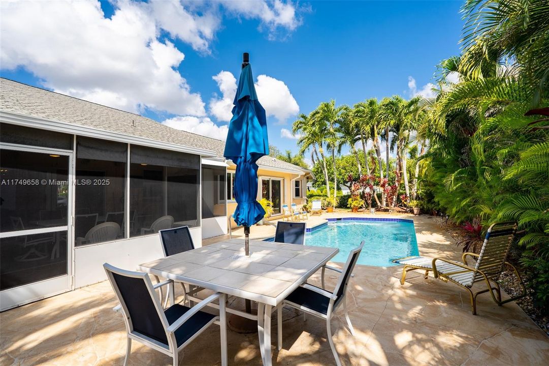 Recently Sold: $769,000 (4 beds, 2 baths, 2532 Square Feet)