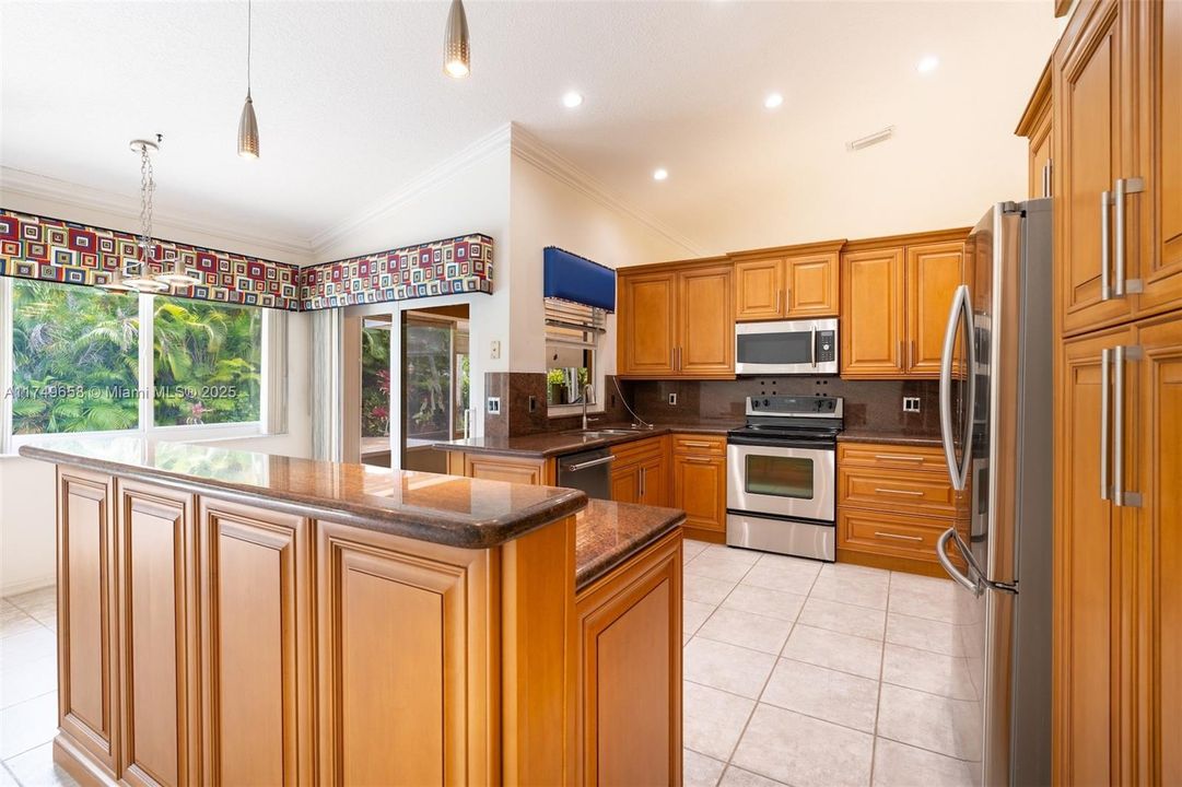 Recently Sold: $769,000 (4 beds, 2 baths, 2532 Square Feet)