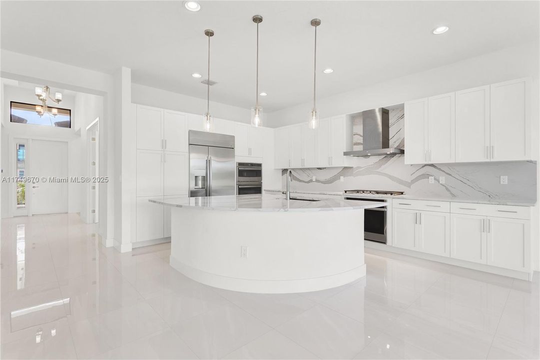 Recently Sold: $1,375,000 (3 beds, 3 baths, 2318 Square Feet)