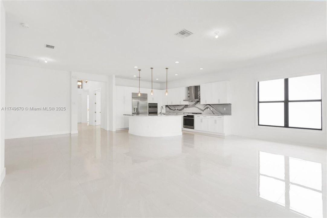 Recently Sold: $1,375,000 (3 beds, 3 baths, 2318 Square Feet)