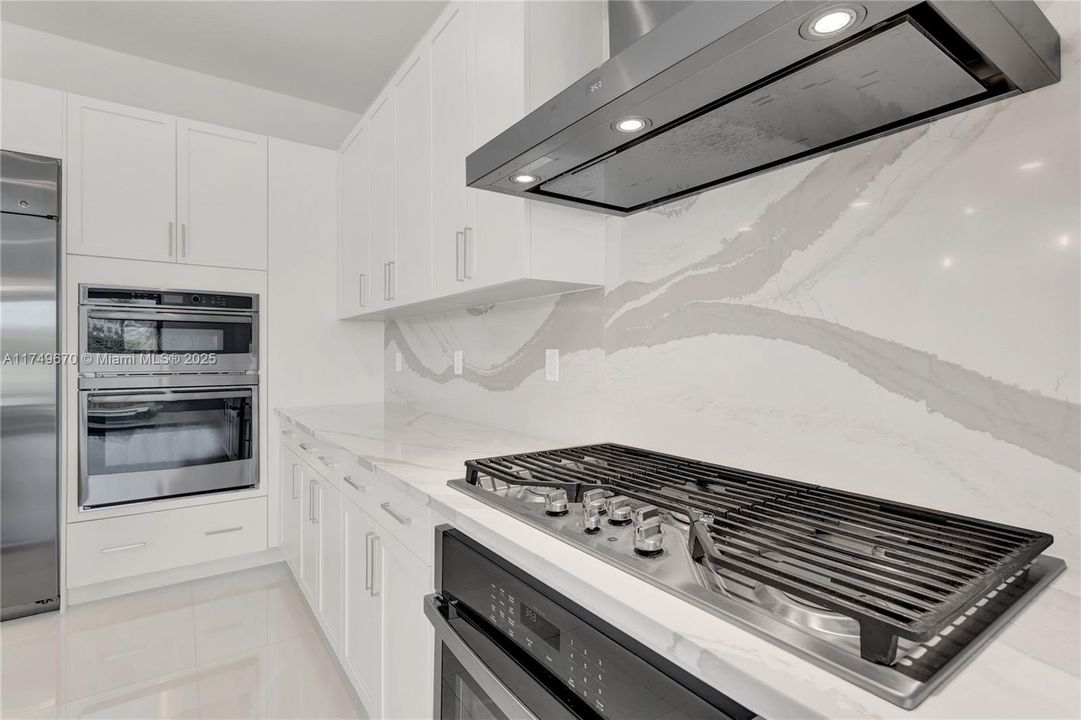 Recently Sold: $1,375,000 (3 beds, 3 baths, 2318 Square Feet)