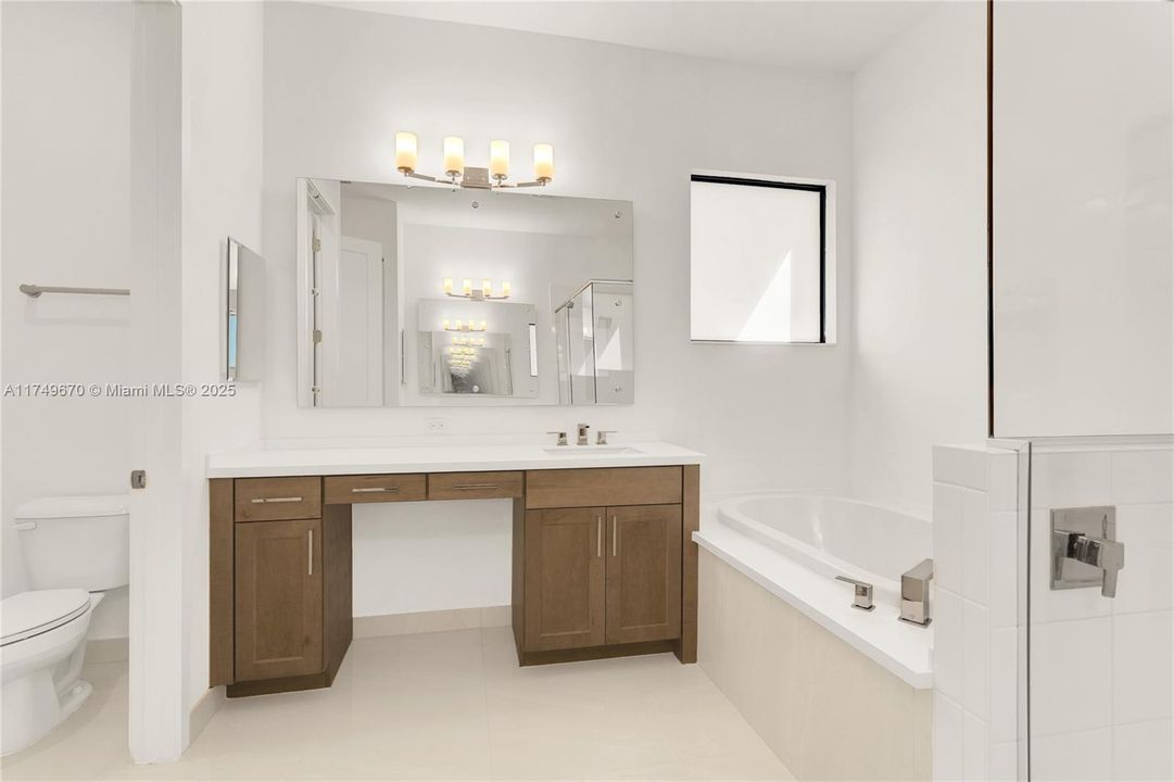 Recently Sold: $1,375,000 (3 beds, 3 baths, 2318 Square Feet)