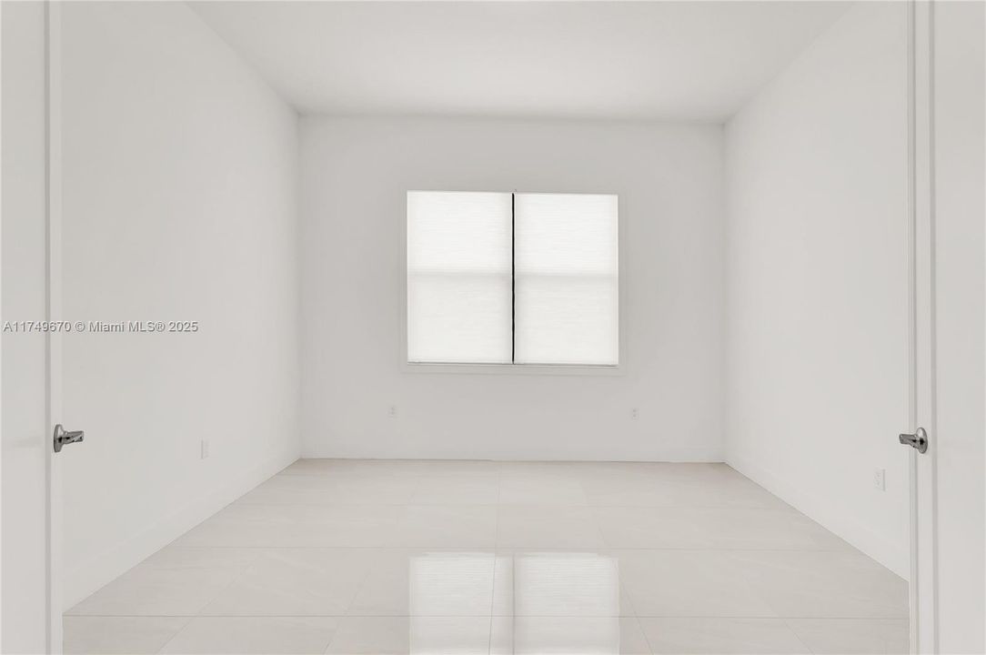 Recently Sold: $1,375,000 (3 beds, 3 baths, 2318 Square Feet)