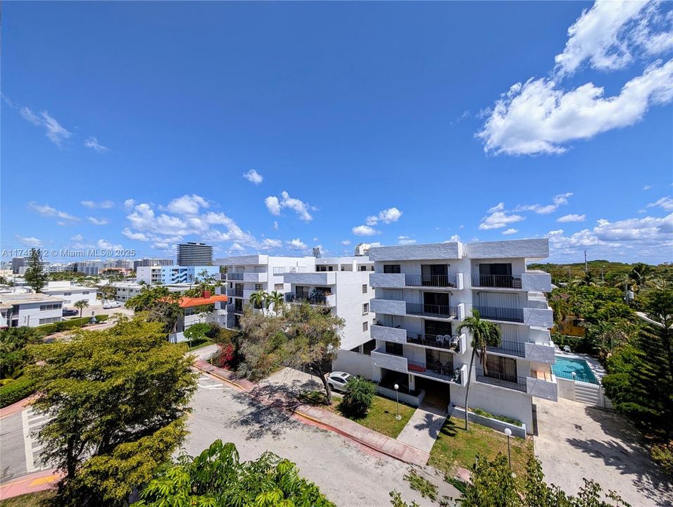 Недавно продано: $267,500 (1 спален, 1 ванн, 854 Квадратных фут)