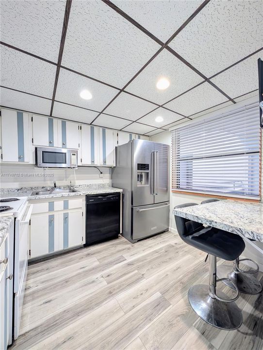 Недавно продано: $267,500 (1 спален, 1 ванн, 854 Квадратных фут)