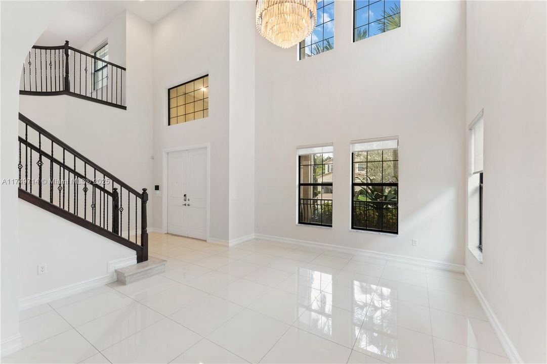 Recently Sold: $1,799,000 (5 beds, 4 baths, 3898 Square Feet)