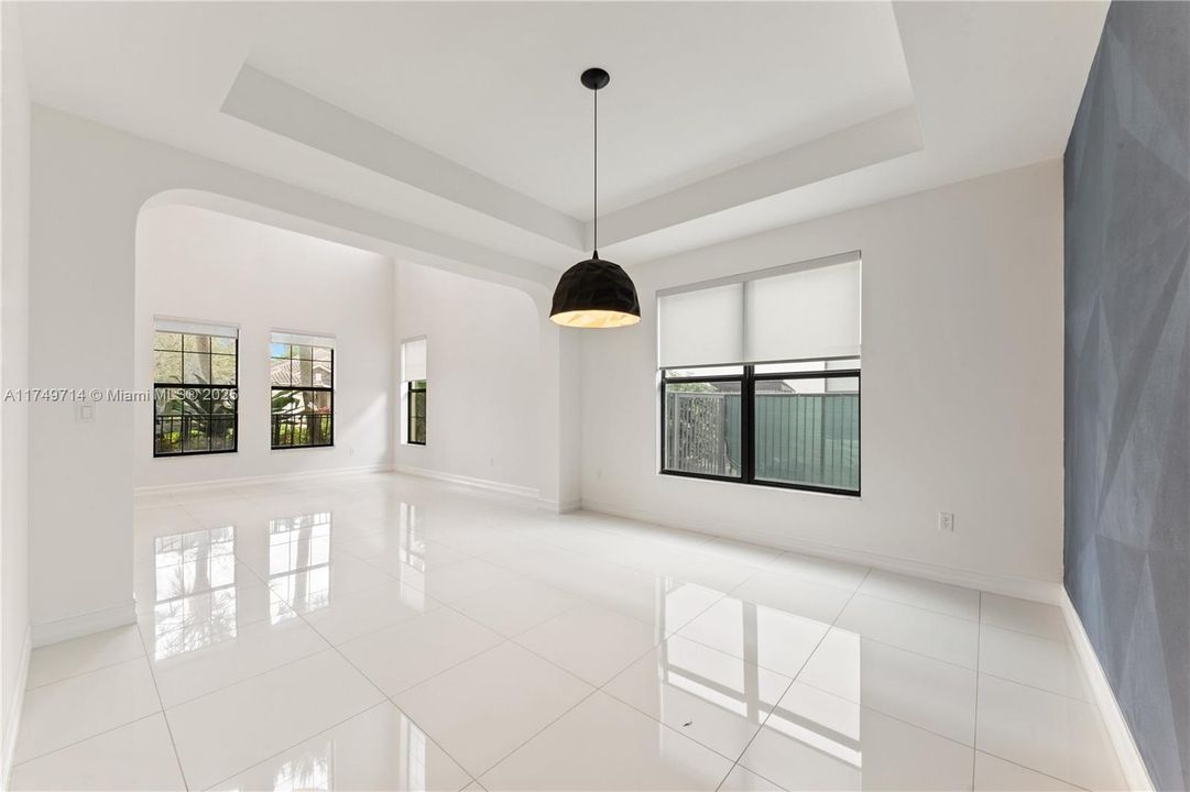 Recently Sold: $1,799,000 (5 beds, 4 baths, 3898 Square Feet)