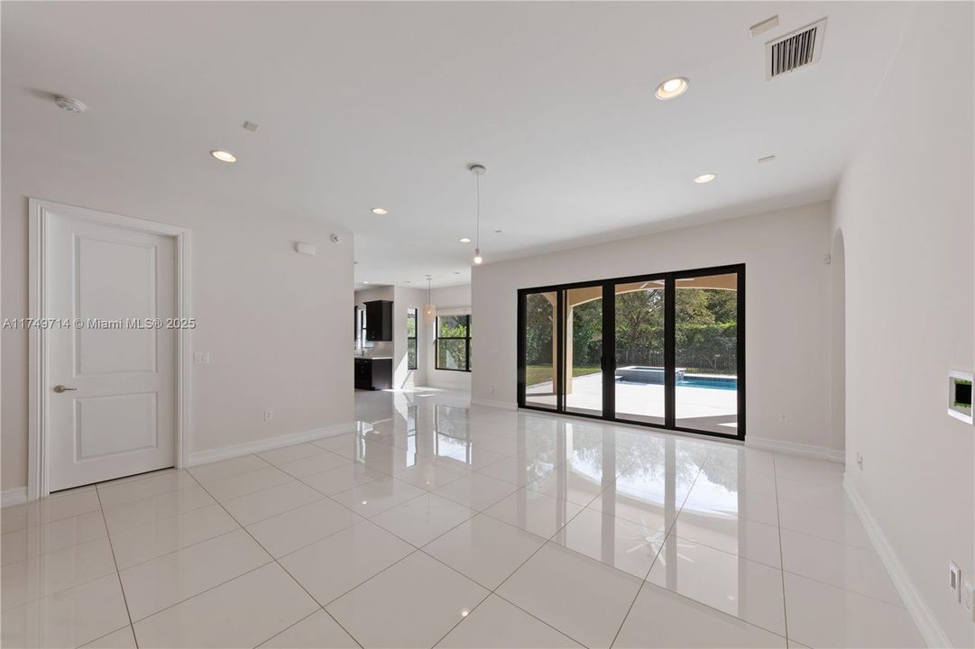 Recently Sold: $1,799,000 (5 beds, 4 baths, 3898 Square Feet)