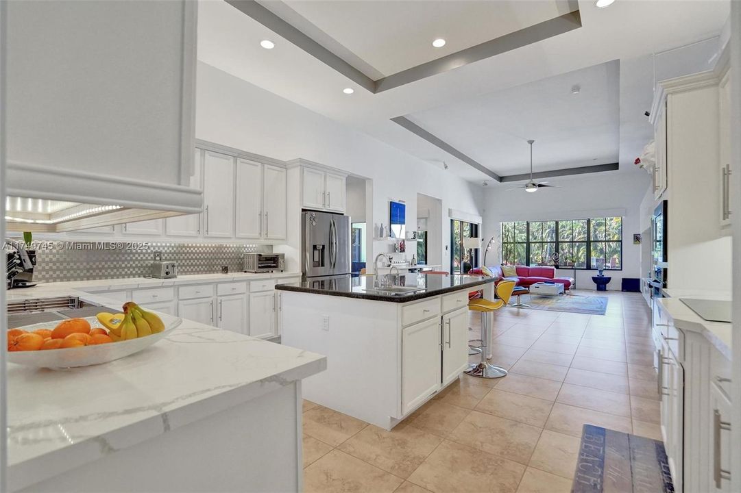 Recently Sold: $2,000,000 (5 beds, 4 baths, 4508 Square Feet)