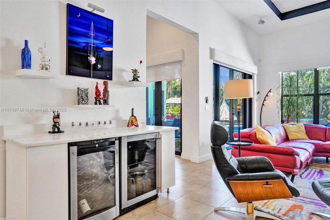 Recently Sold: $2,000,000 (5 beds, 4 baths, 4508 Square Feet)