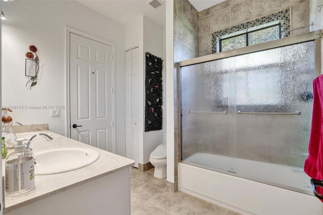 Bathroom #2 Conecting with bedroom #2 and Bedroom #3