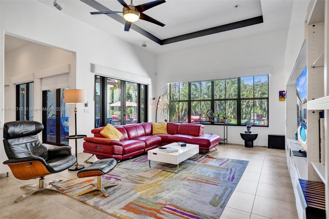Recently Sold: $2,000,000 (5 beds, 4 baths, 4508 Square Feet)