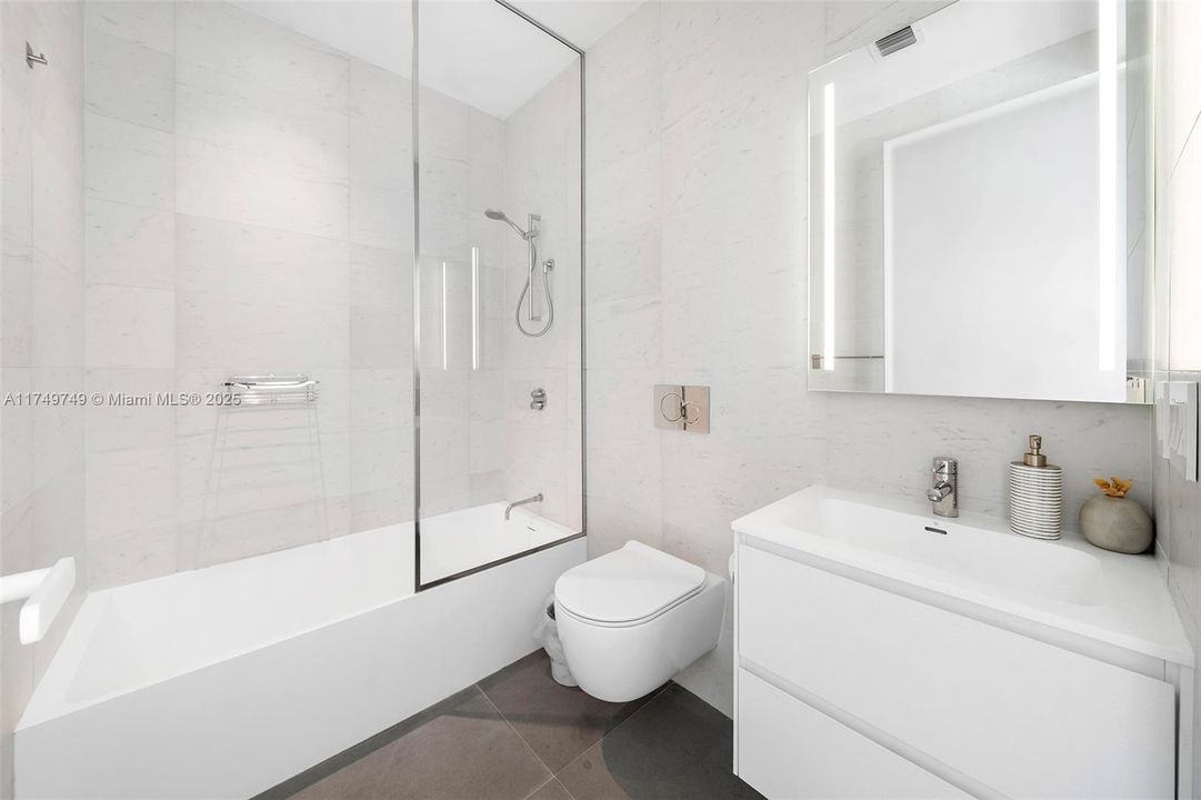 For Rent: $22,500 (4 beds, 3 baths, 2545 Square Feet)