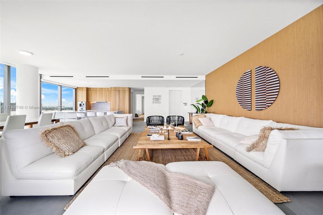 For Rent: $22,500 (4 beds, 3 baths, 2545 Square Feet)