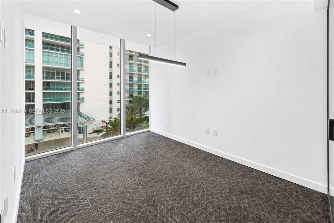 For Rent: $22,500 (4 beds, 3 baths, 2545 Square Feet)