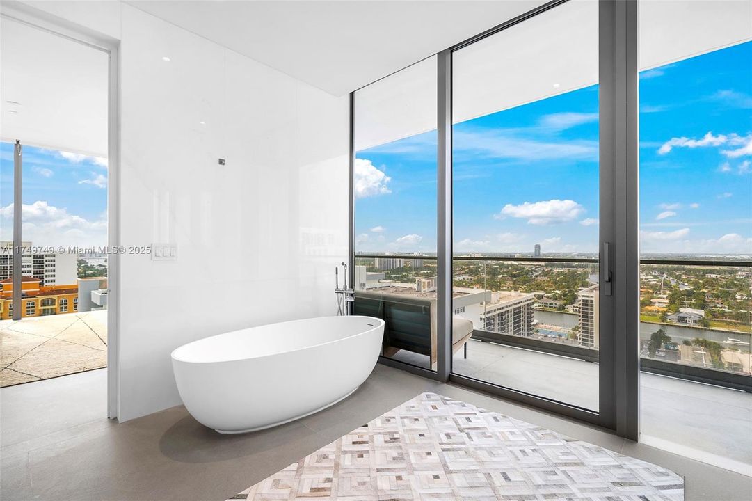 For Rent: $22,500 (4 beds, 3 baths, 2545 Square Feet)