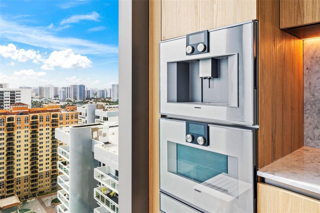 For Rent: $22,500 (4 beds, 3 baths, 2545 Square Feet)