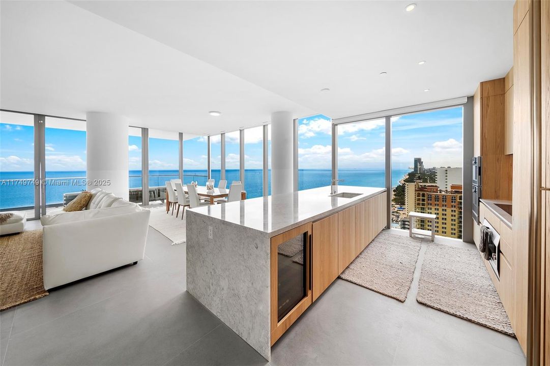 For Rent: $22,500 (4 beds, 3 baths, 2545 Square Feet)