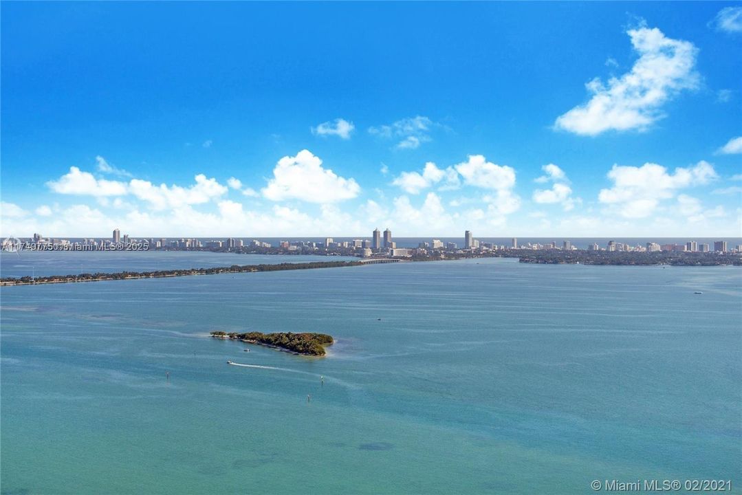 For Sale: $419,000 (1 beds, 1 baths, 825 Square Feet)