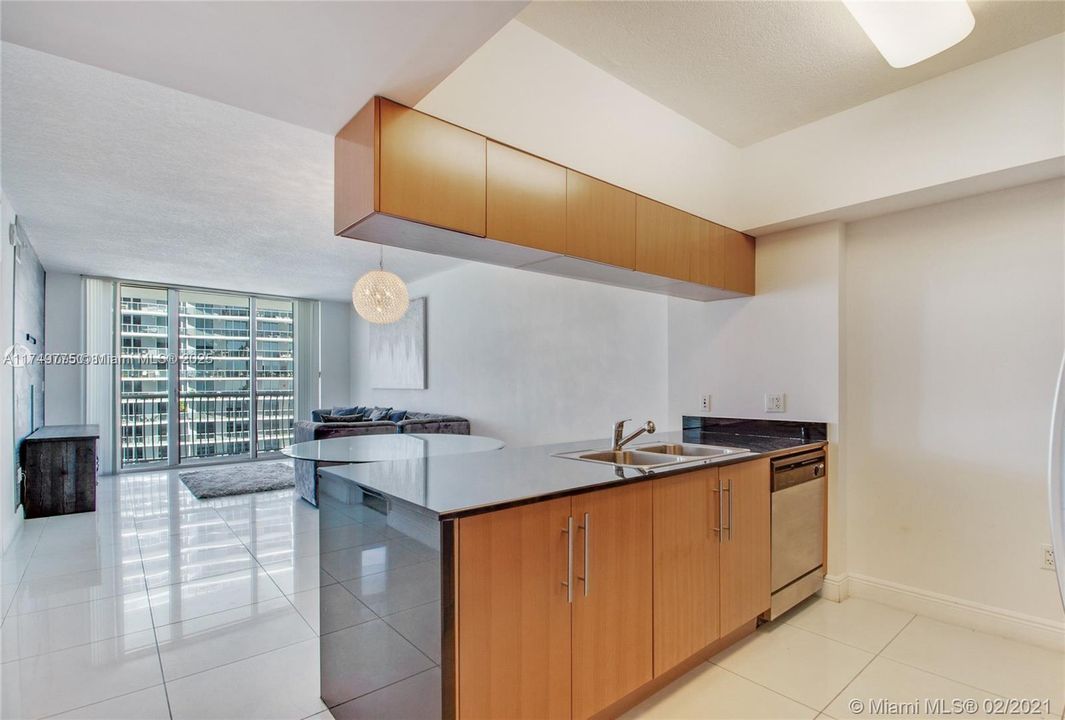 For Sale: $419,000 (1 beds, 1 baths, 825 Square Feet)