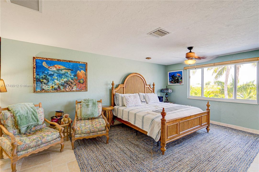 最近售出: $2,699,000 (3 贝兹, 3 浴室, 0 平方英尺)