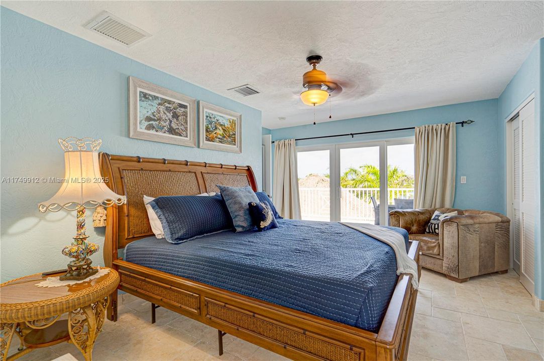 最近售出: $2,699,000 (3 贝兹, 3 浴室, 0 平方英尺)