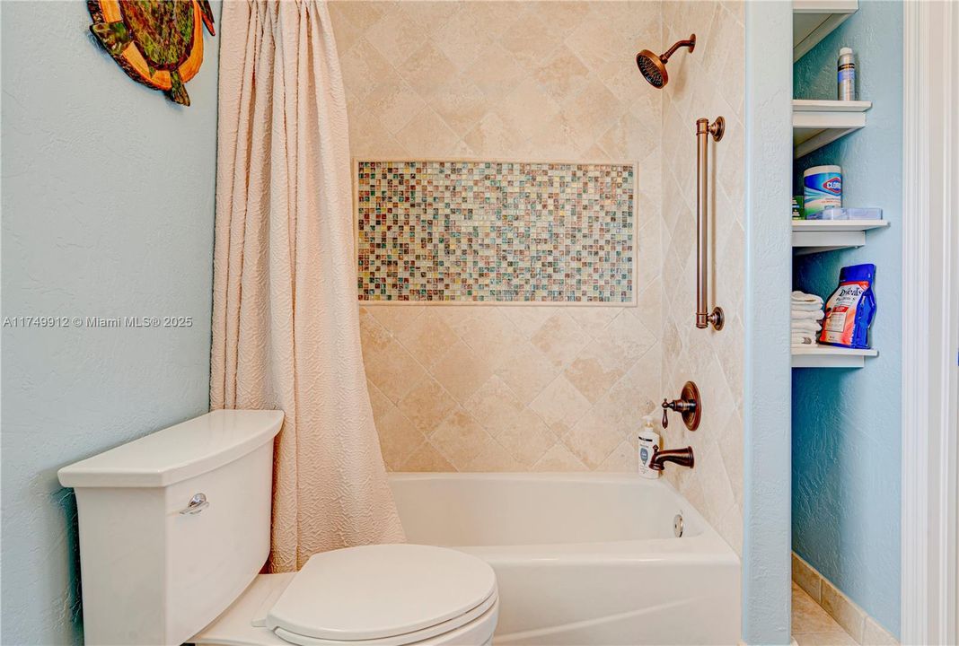 最近售出: $2,699,000 (3 贝兹, 3 浴室, 0 平方英尺)