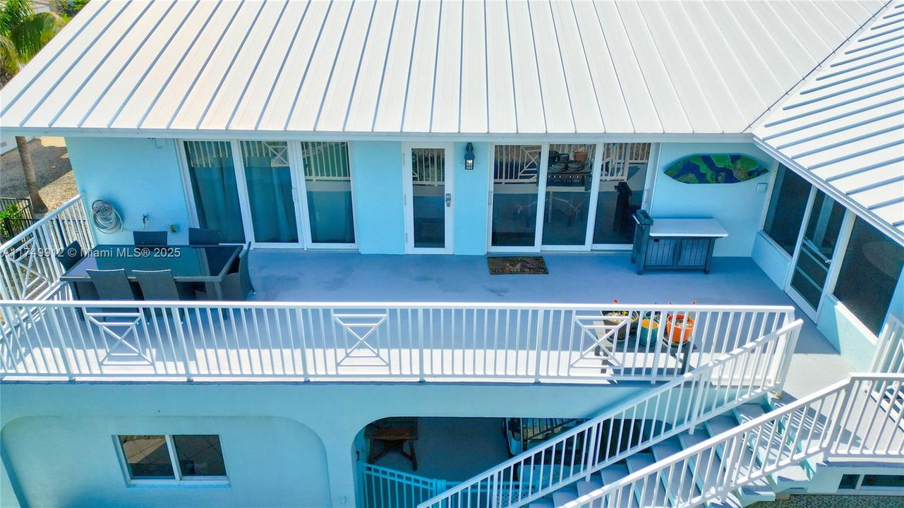 最近售出: $2,699,000 (3 贝兹, 3 浴室, 0 平方英尺)