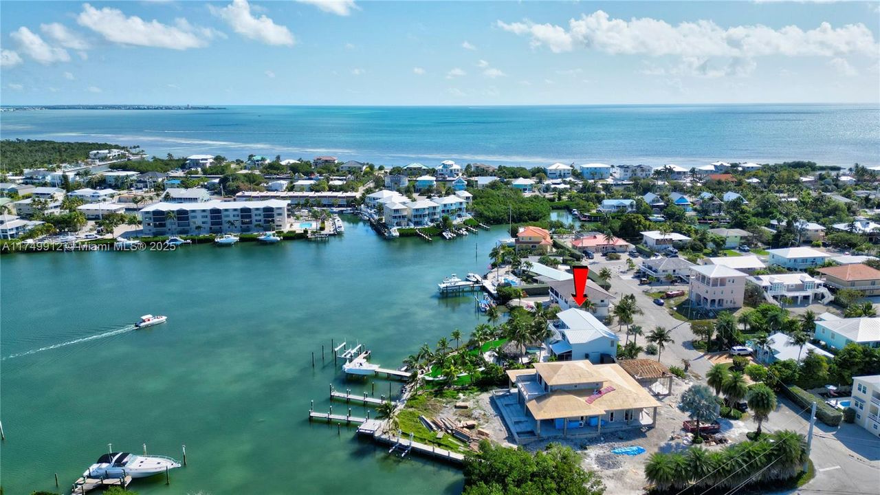 最近售出: $2,699,000 (3 贝兹, 3 浴室, 0 平方英尺)