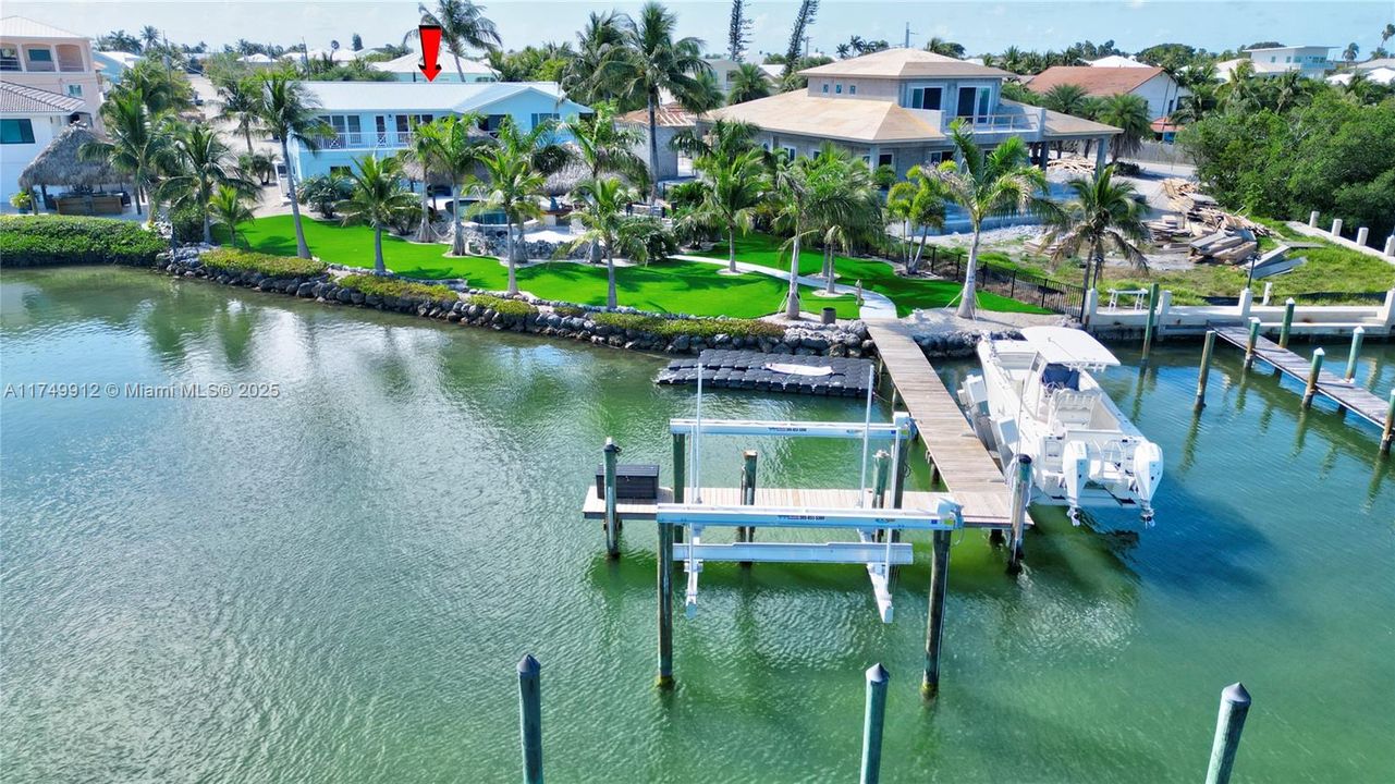 最近售出: $2,699,000 (3 贝兹, 3 浴室, 0 平方英尺)