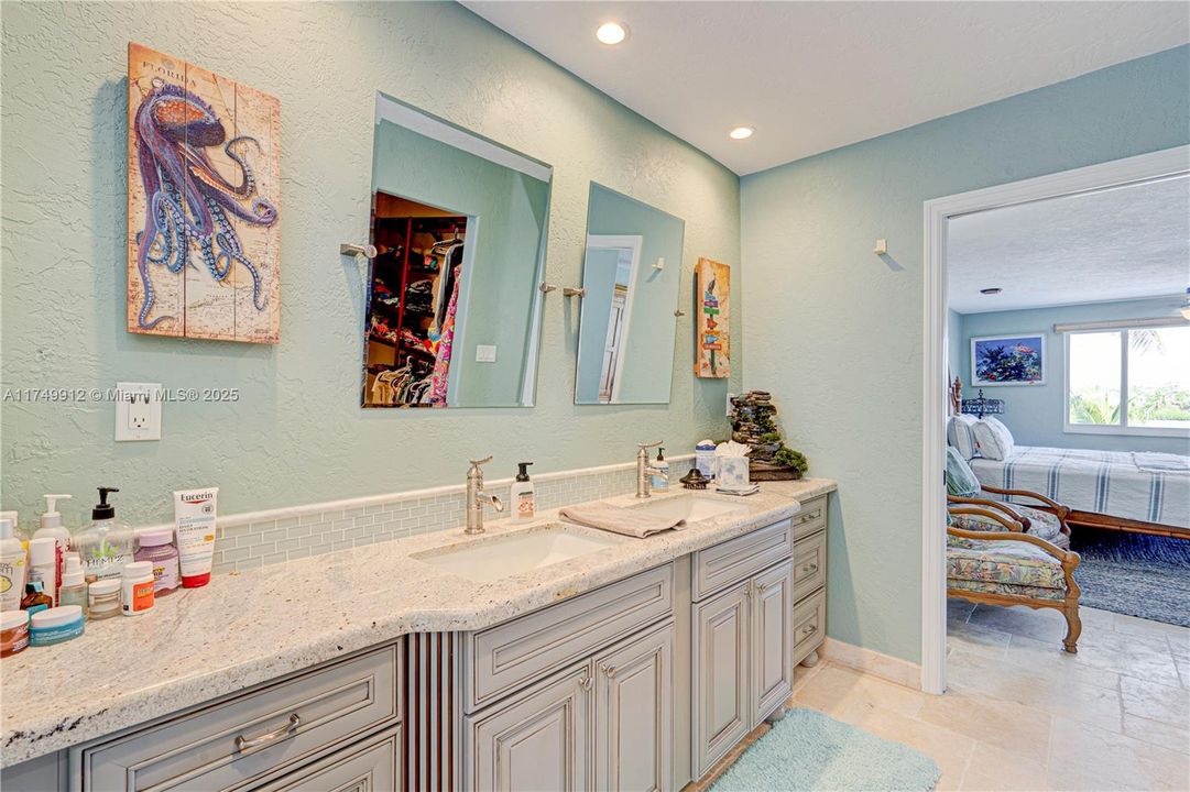 最近售出: $2,699,000 (3 贝兹, 3 浴室, 0 平方英尺)