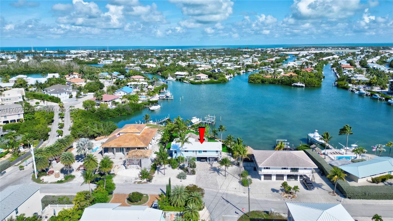 最近售出: $2,699,000 (3 贝兹, 3 浴室, 0 平方英尺)