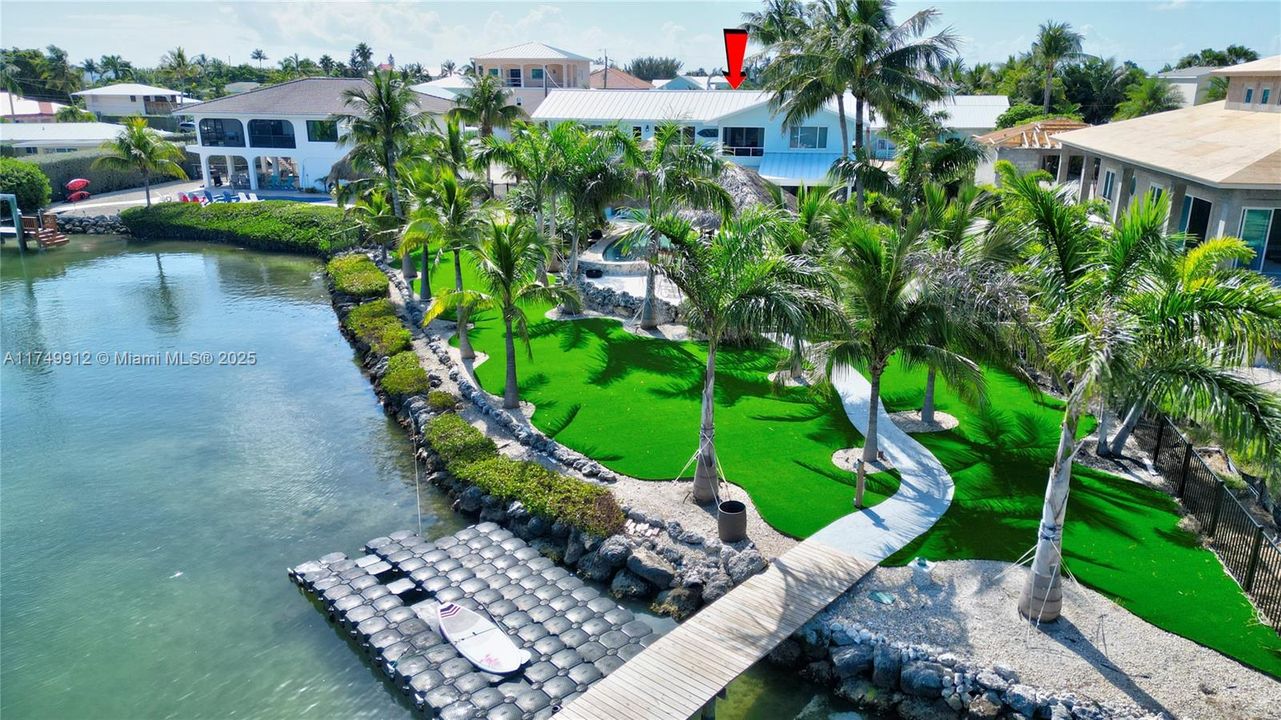 最近售出: $2,699,000 (3 贝兹, 3 浴室, 0 平方英尺)