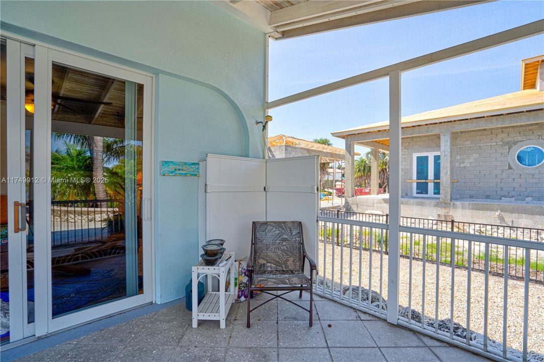 最近售出: $2,699,000 (3 贝兹, 3 浴室, 0 平方英尺)