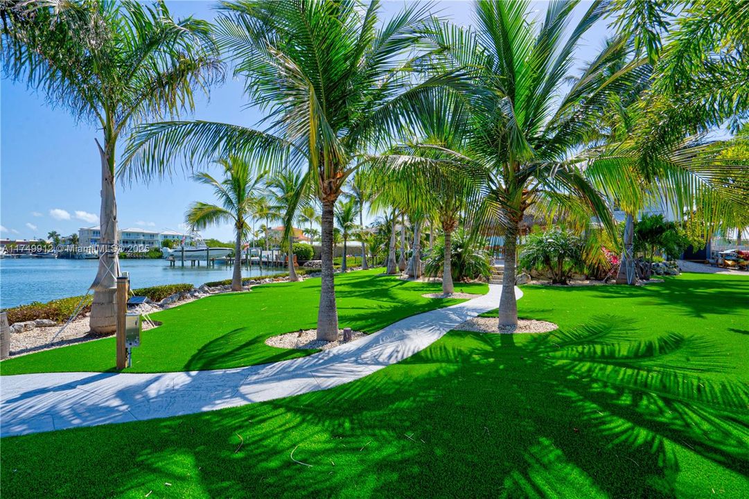 最近售出: $2,699,000 (3 贝兹, 3 浴室, 0 平方英尺)