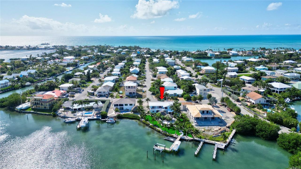 最近售出: $2,699,000 (3 贝兹, 3 浴室, 0 平方英尺)